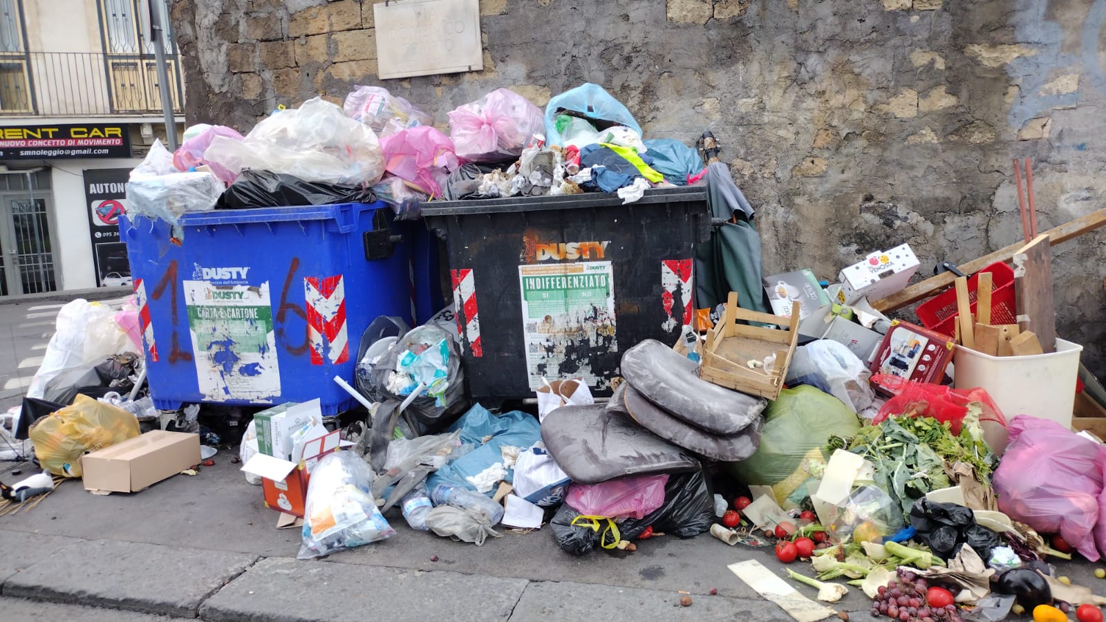 Catania, differenziata all’improvviso “Molti cittadini disorientati”