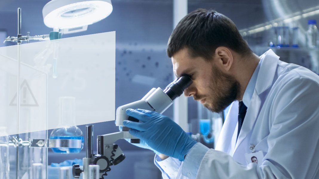 Covid, allarme da Oxford sulla variante sudafricana: “Vaccini meno efficaci”