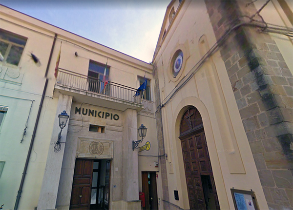 Gagliano, opere pubbliche, in primo piano arredo urbano e bike sharing