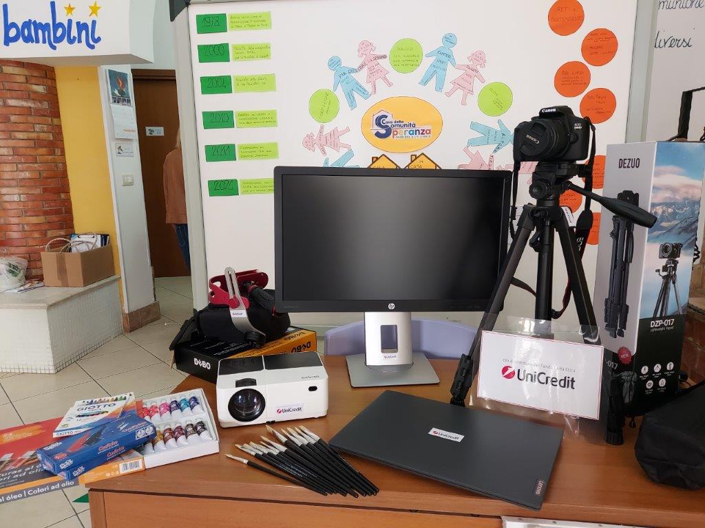 Unicredit, due “mobile box”   a Casa della Comunità Speranza