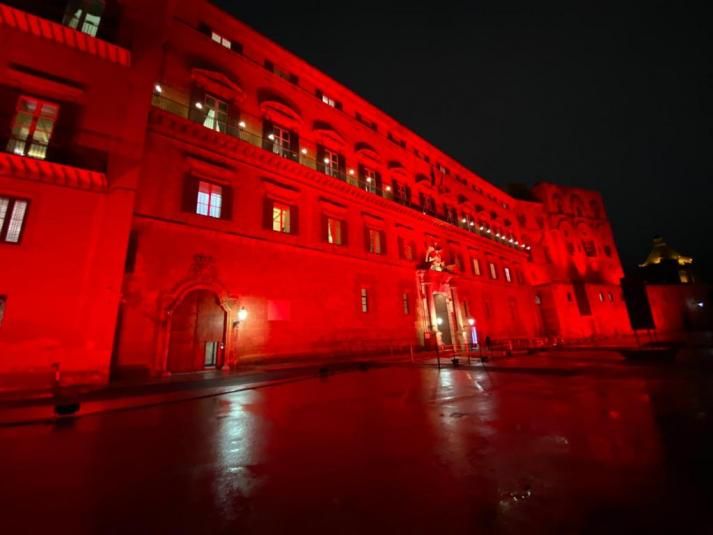 GIornata contro la violenza sulle donne, Palazzo d’Orleans illuminato di rosso