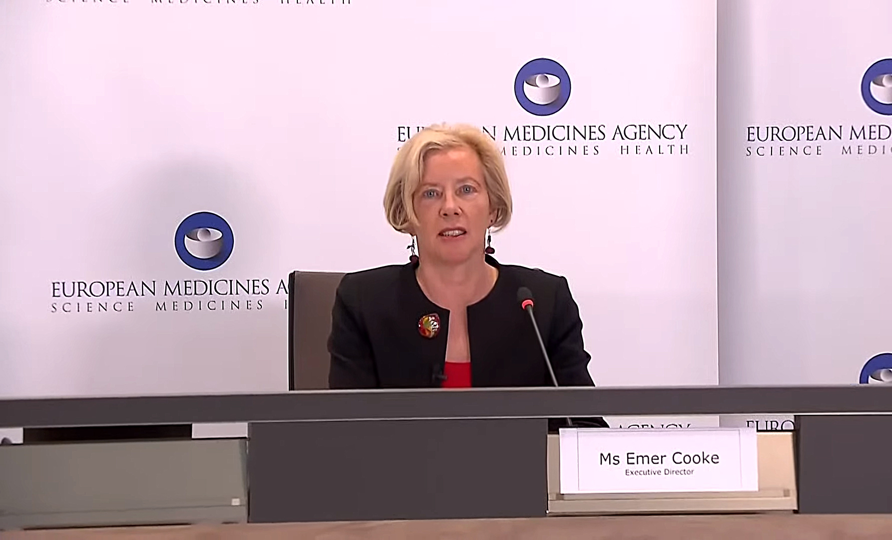 Ema, “Due settimane per capire se i vaccini sono efficaci contro Omicron”