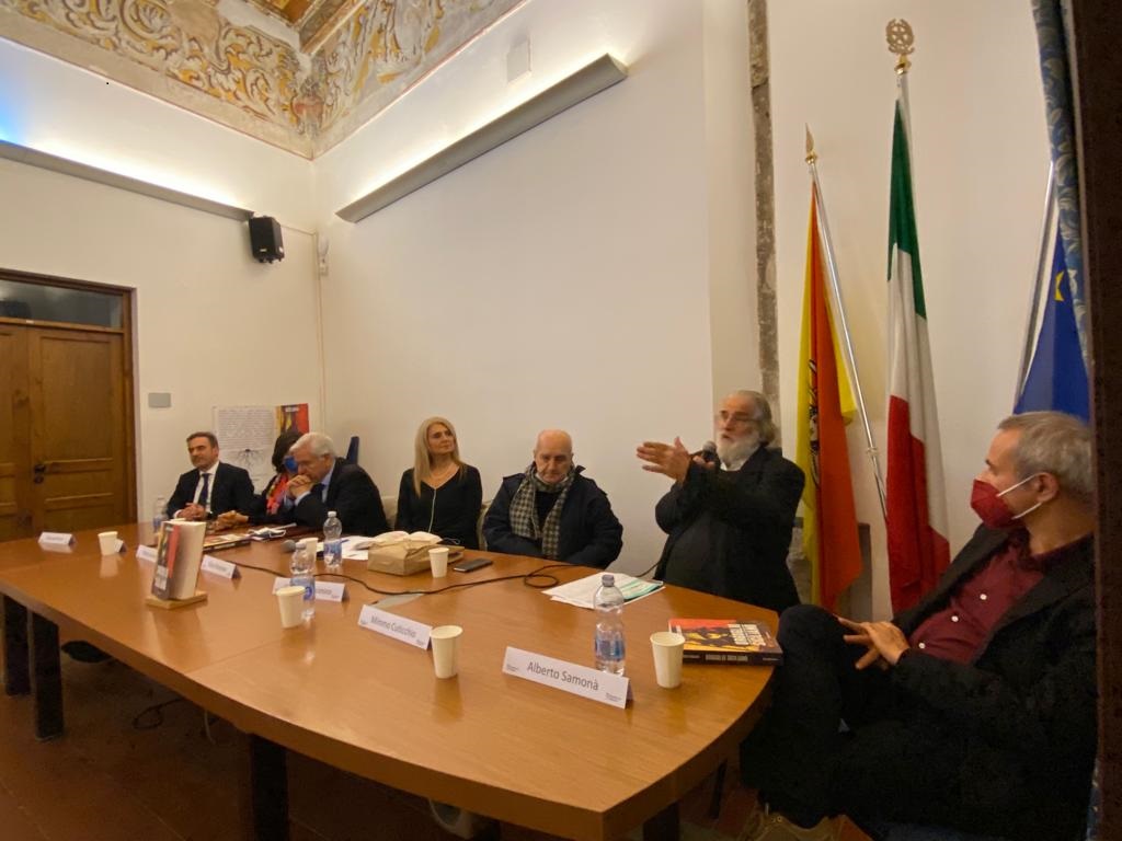 Libri, “Orgoglio Siciliano”, Samonà, “Narra dell’identità”