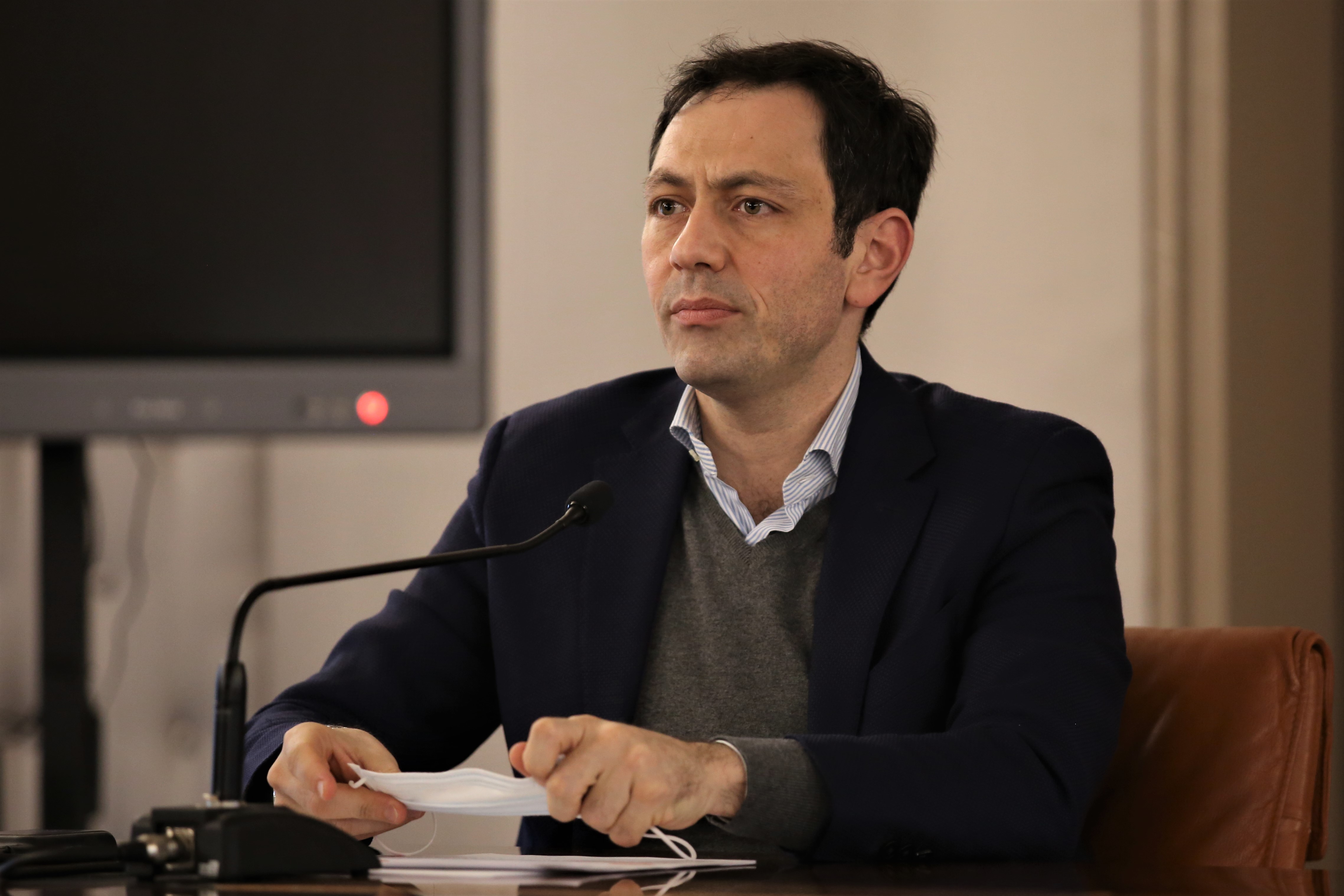 Covid, Razza: “Omicron? Sappiamo poco, ma al lavoro su maggiori controlli”