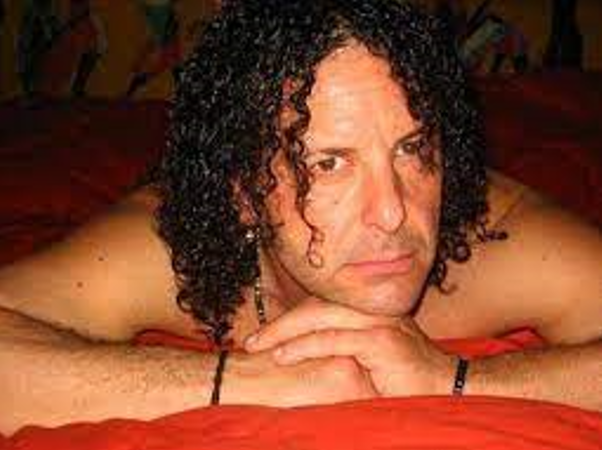 Alex Magni, pornostar delle casalinghe, fa il vaccino e non ha più l’erezione Alex Magni, pornostar delle casalinghe, fa il vaccino e non ha più l’erezione