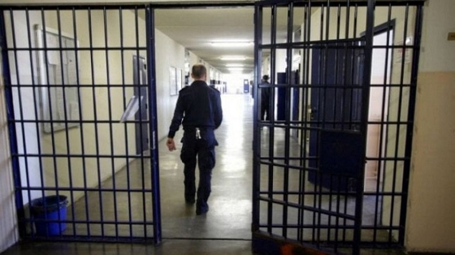 Caltagirone, microcellulari dentro il carcere scoperti dagli agenti penitenziari