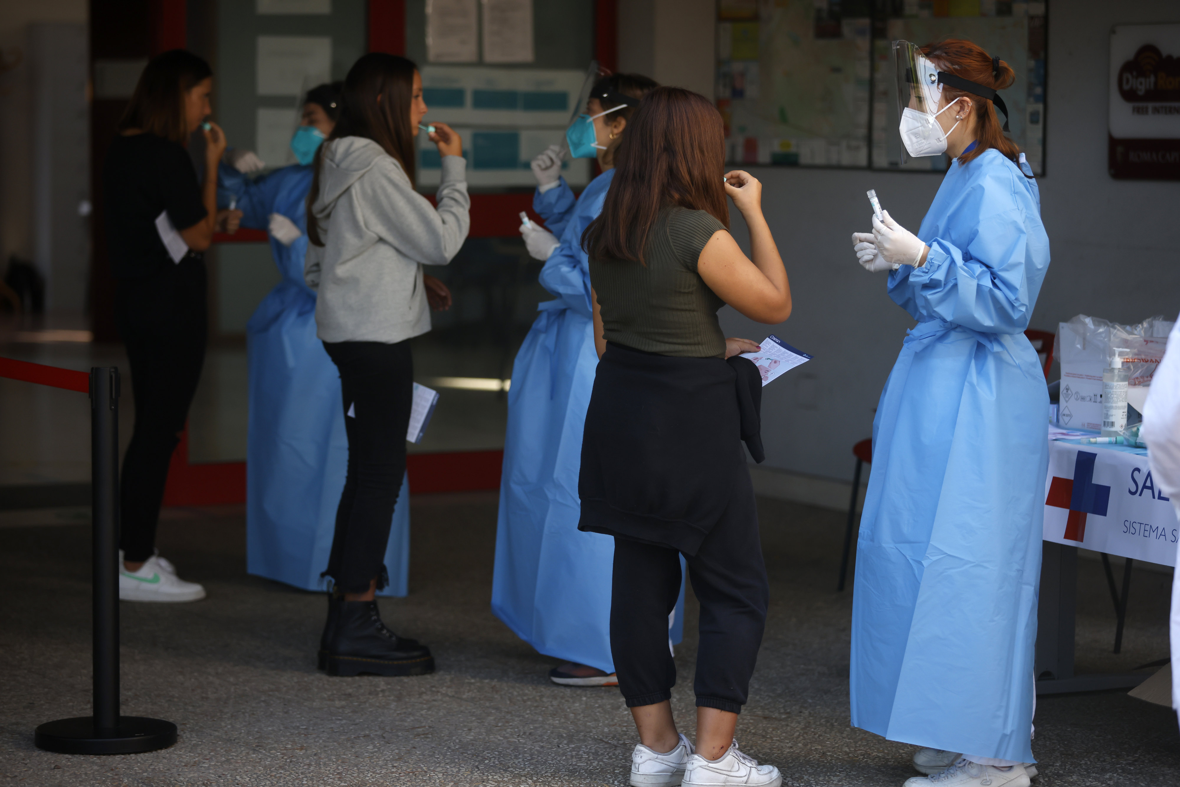 Covid, Iss: Rt cala a 0,77, diminuisce anche occupazione ospedali