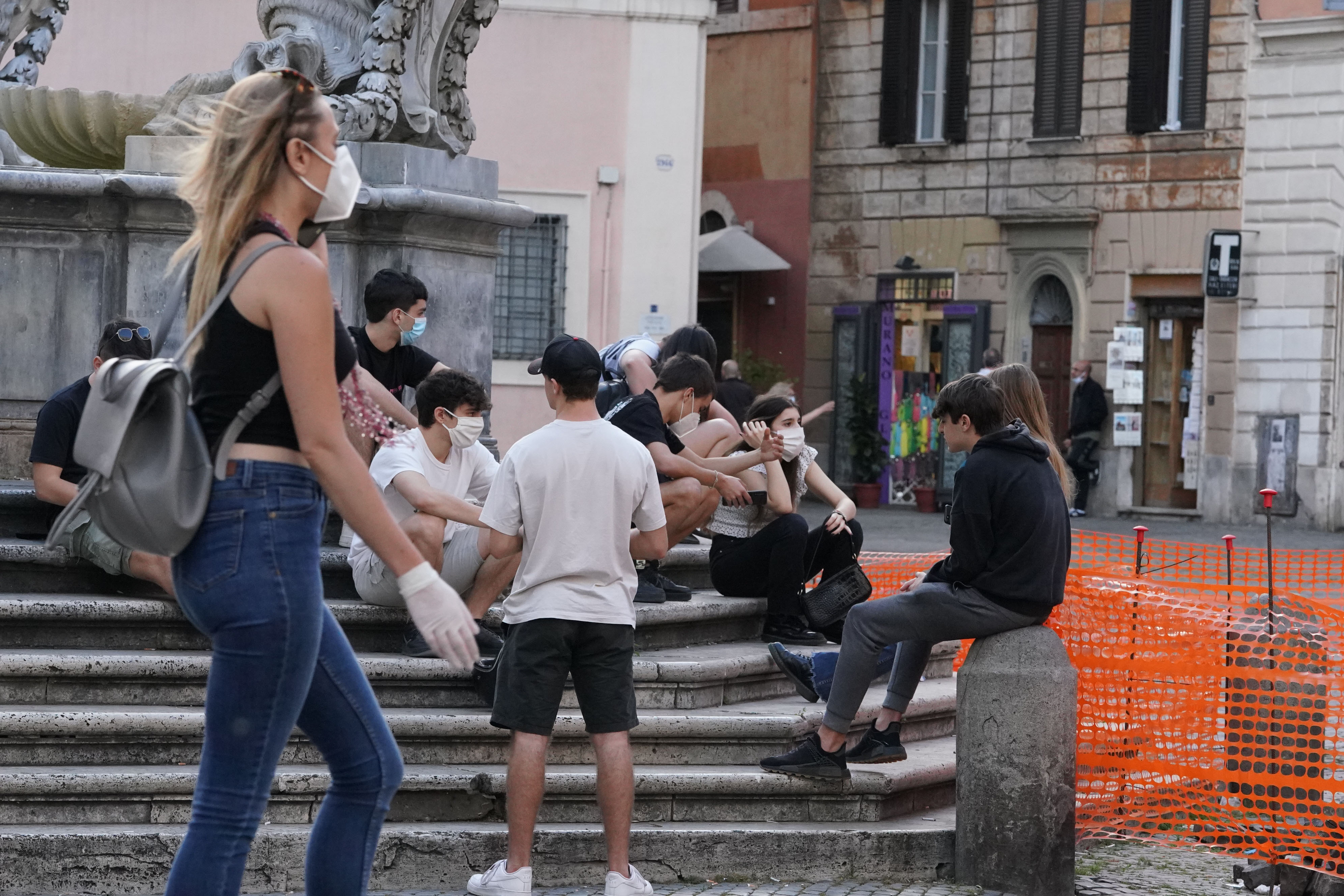 Covid, Locatelli, “Fase critica sta finendo ma green pass e vaccini rimangono”