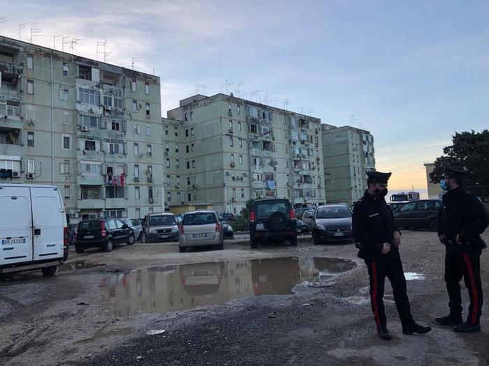 Siracusa, blitz Carabinieri in piazza di spaccio in via Algeri, foto