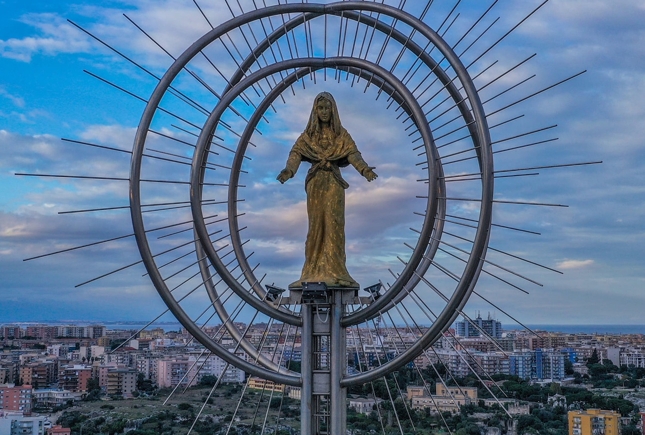 Siracusa, lo scatto aereo immortala la “Madonna delle Lacrime”