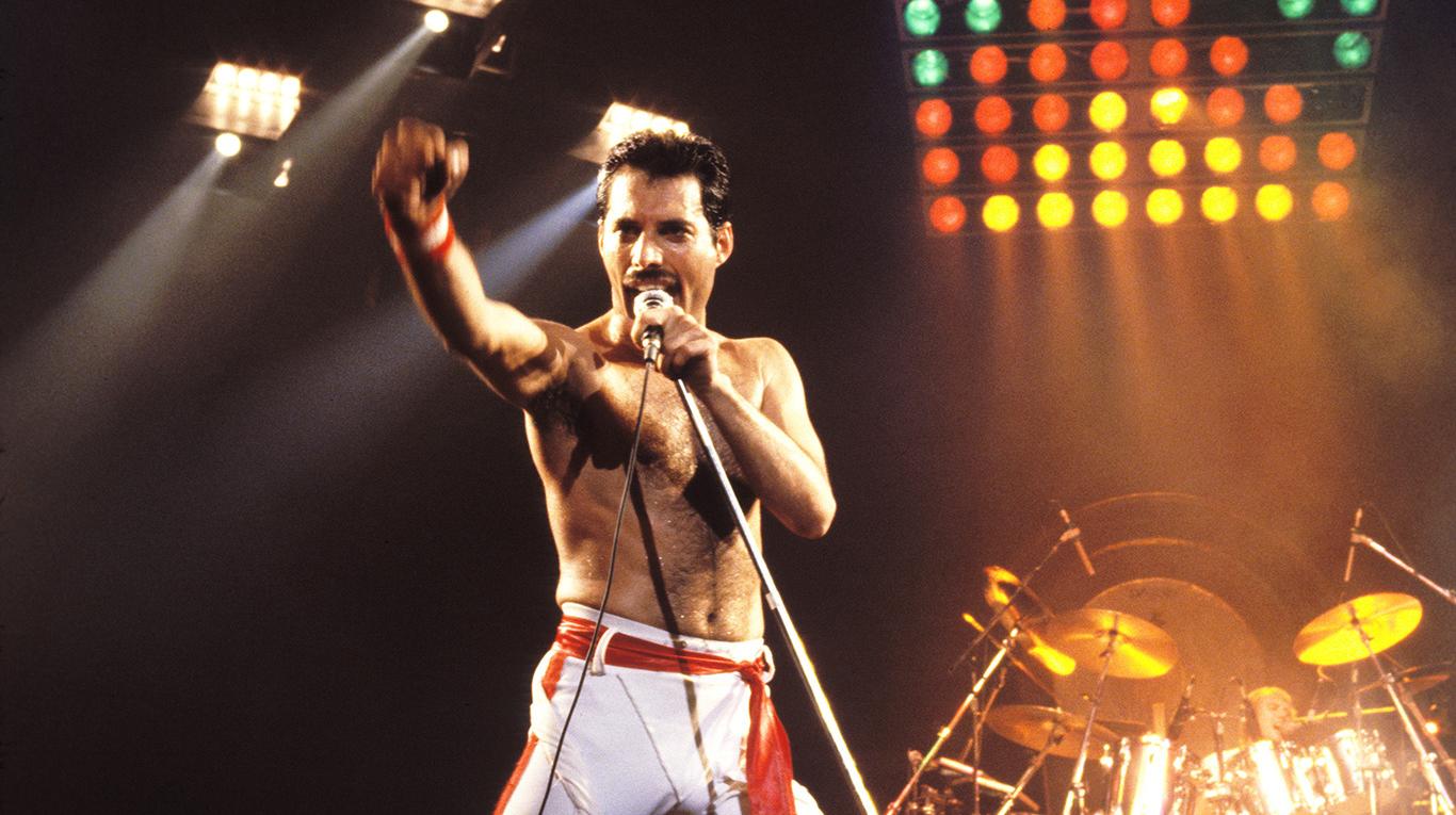 Freddie Mercury, stasera in tv Bohemian Rhapsody per ricordare i 30 anni dalla morte