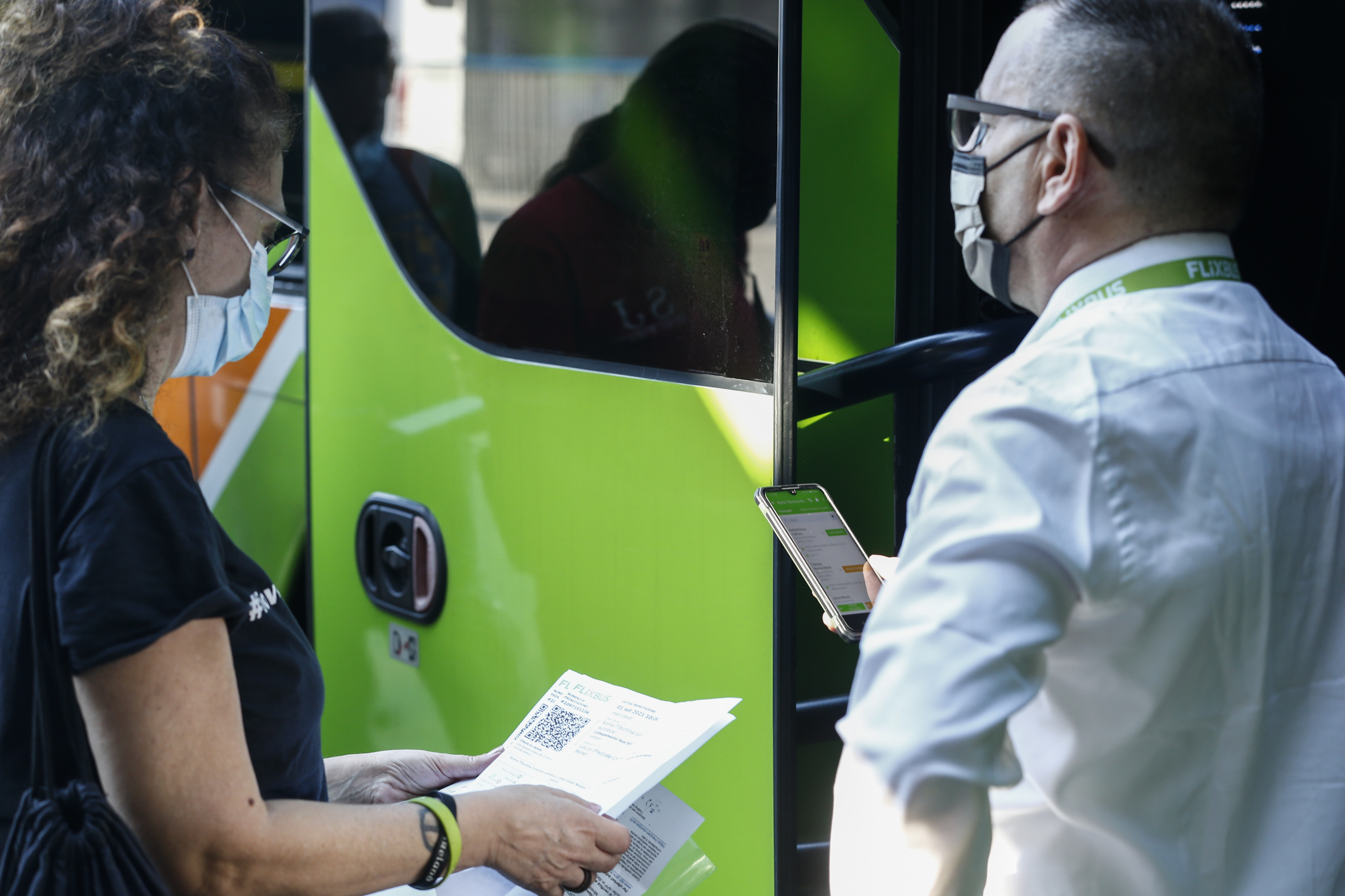 Dal 6 dicembre Green pass necessario per salire su treni, metro e autobus in Sicilia