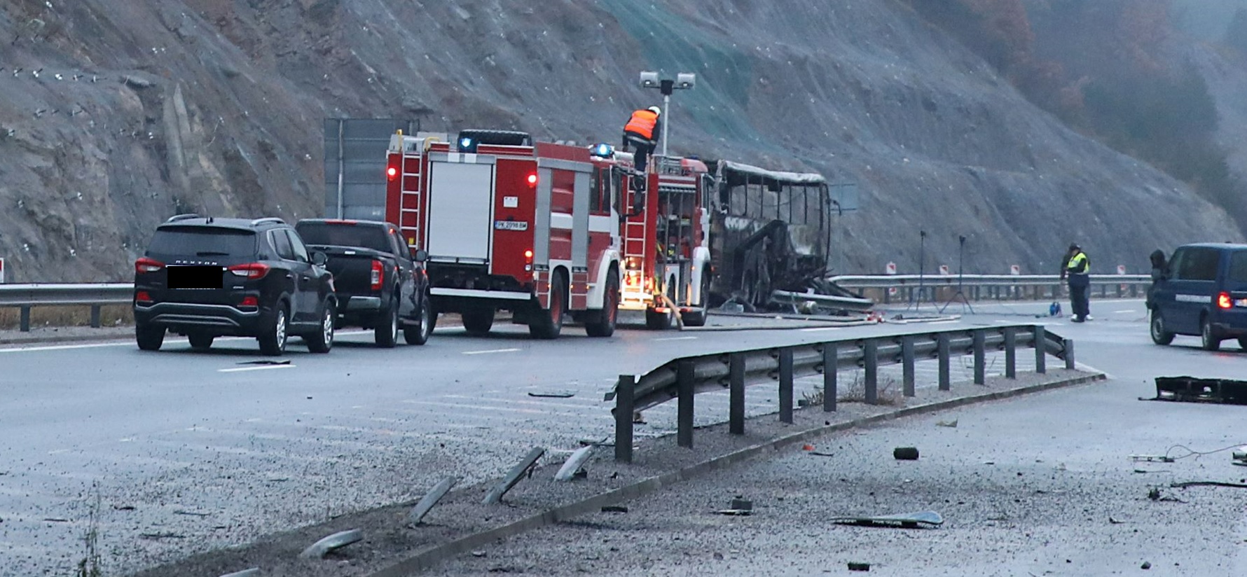 Tragedia in Bulgaria, si schianta bus, almeno 45 morti, a bordo anche bimbi