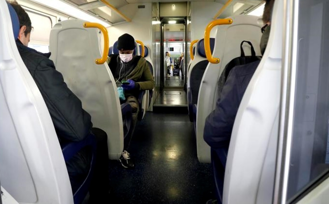 Anziano chiede indossare mascherina a due giovani ma viene picchiato