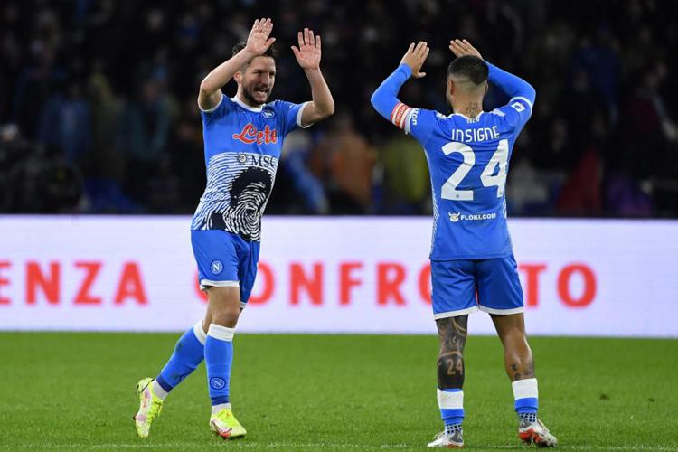 Calcio, Serie A, in testa adesso c’è il super Napoli