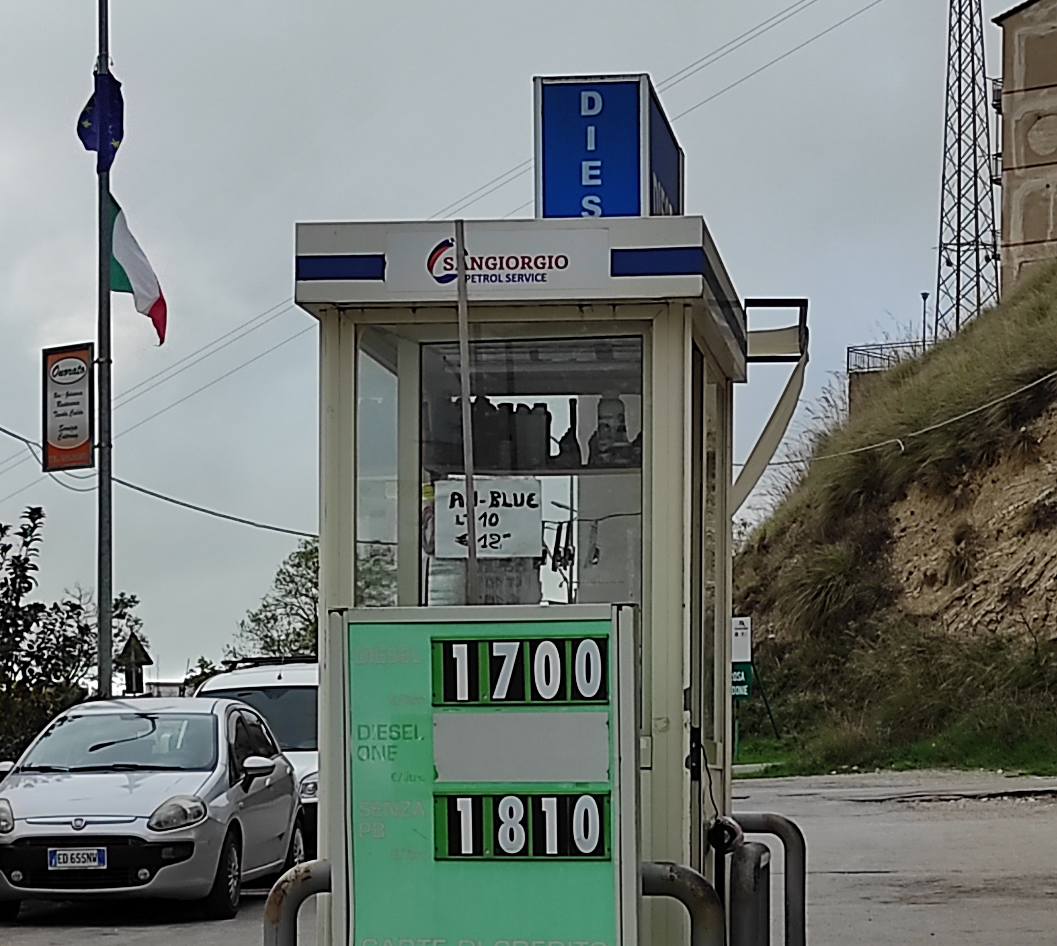 Galleria foto 'Sciopero benzinai: quali sono i distributori aperti in Sicilia' - foto 11