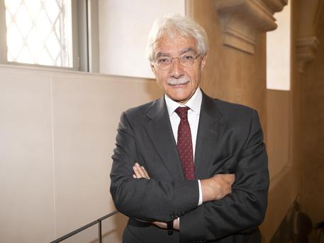 Tim, Gubitosi lascia. Deleghe a Rossi, Labriola dg