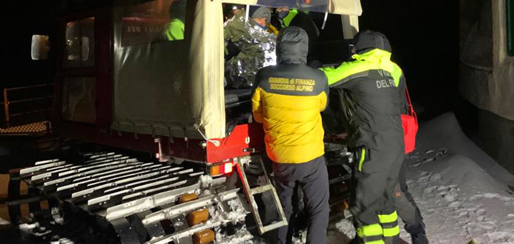 Etna, escursionisti in alta quota, salvati dal Gatto delle nevi