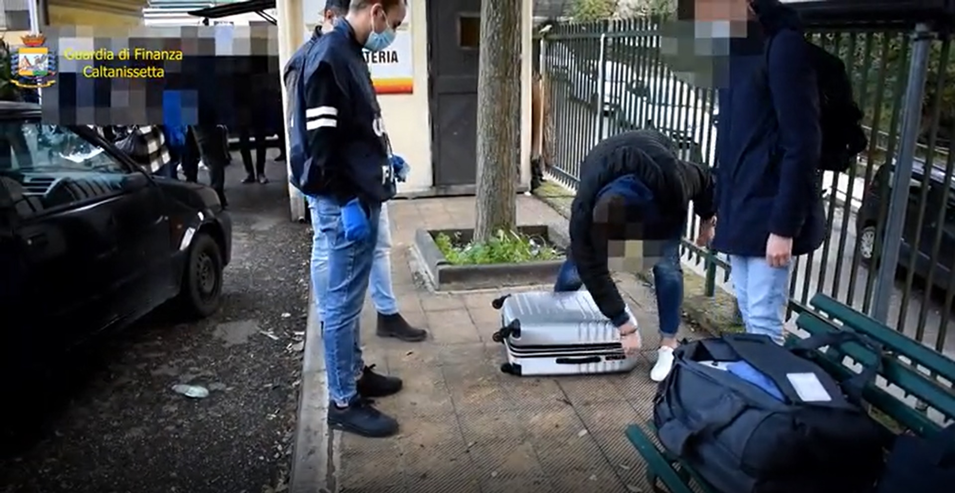 Caltanissetta, in bus con oltre un chilo di Mdma, fermato corriere