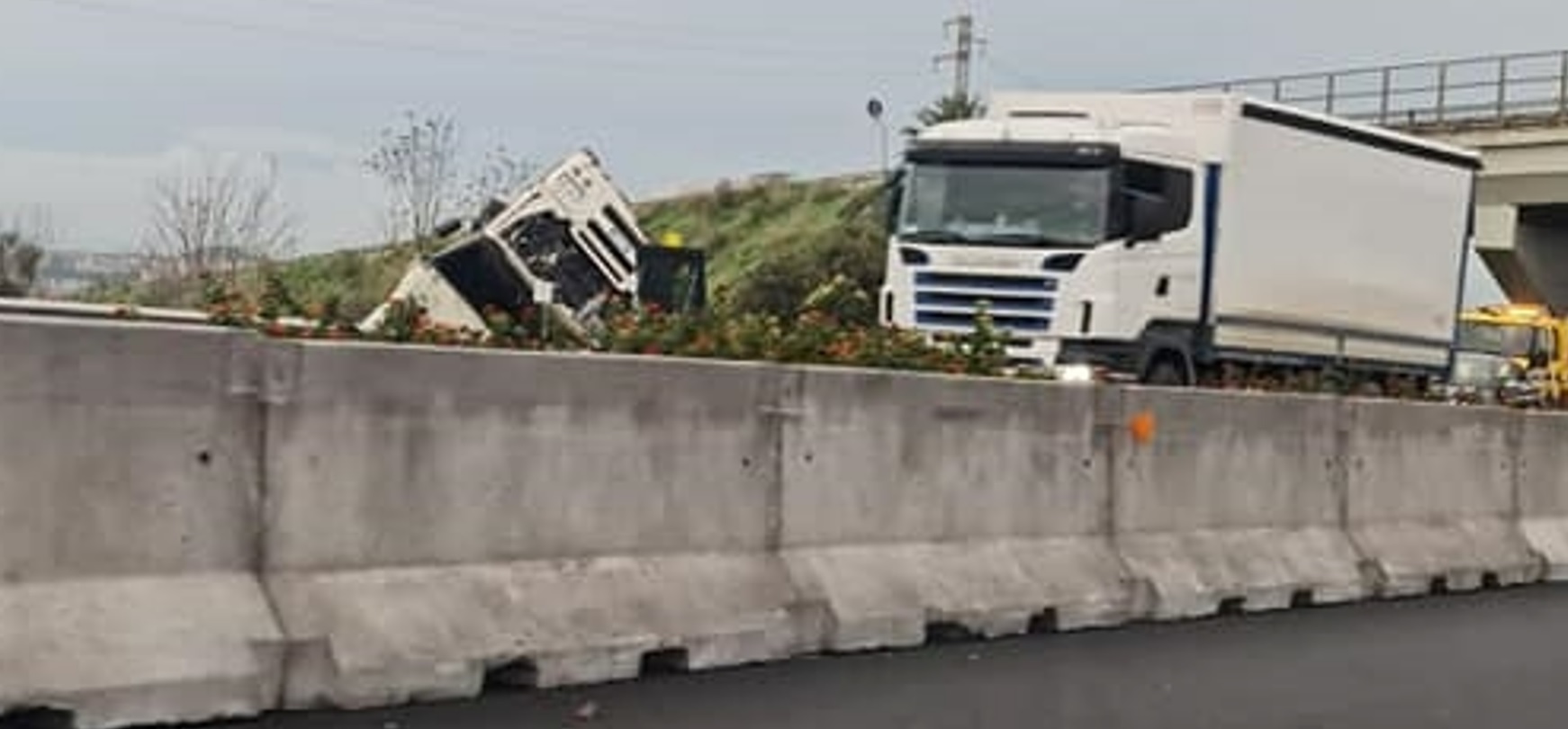 Catania, tir fuori strada, stanotte chiude un tratto della Tangenziale