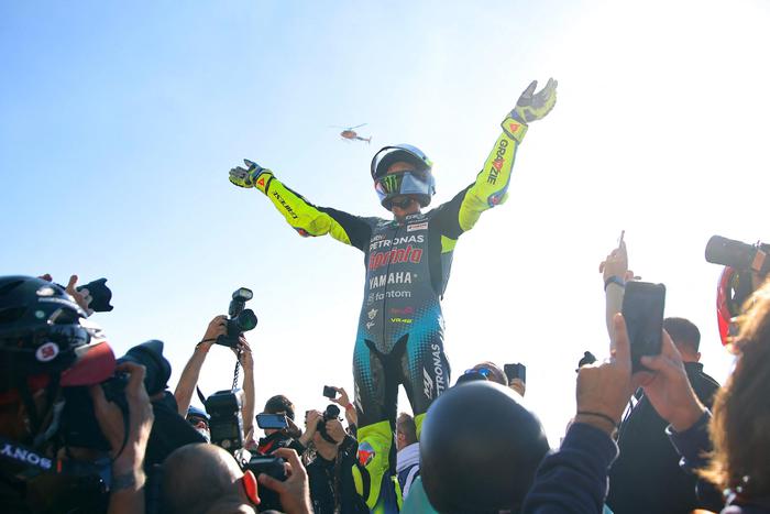 Valentino Rossi, ultima gara MotoGP della carriera, l’addio diventa una festa