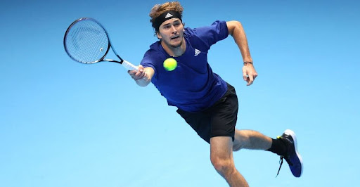 Zverev strapazza Medvedev e conquista le Atp Finals