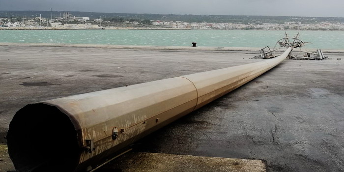 Crollo torre faro a Pozzallo: scaricabarile Comune-Regione