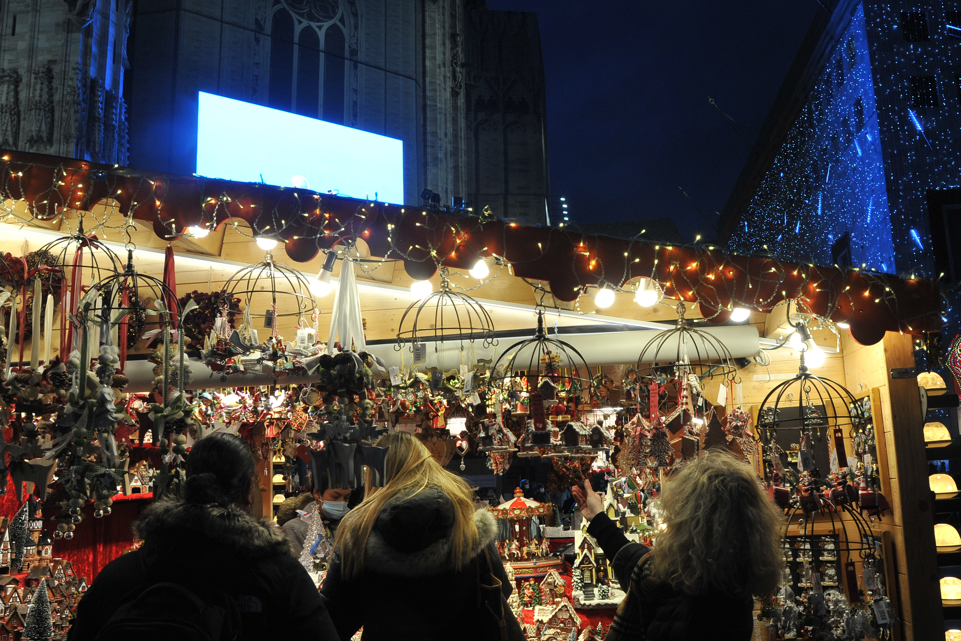 Per i regali di Natale gli italiani sceglieranno i mercatini in città Per i regali di Natale gli italiani sceglieranno i mercatini in città