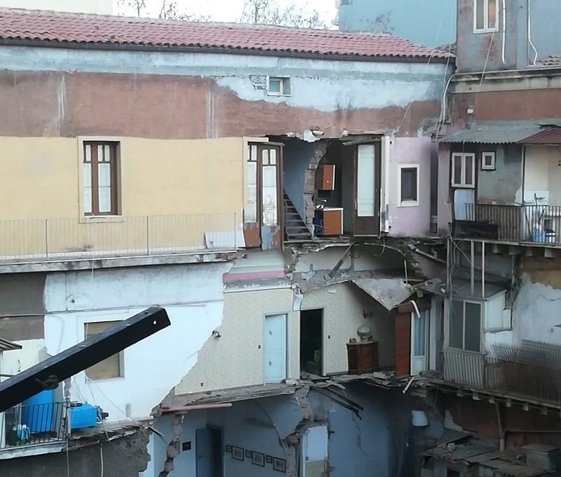 Metro, Cmc compra il palazzo crollato e riparte la “corsa” verso l’aeroporto