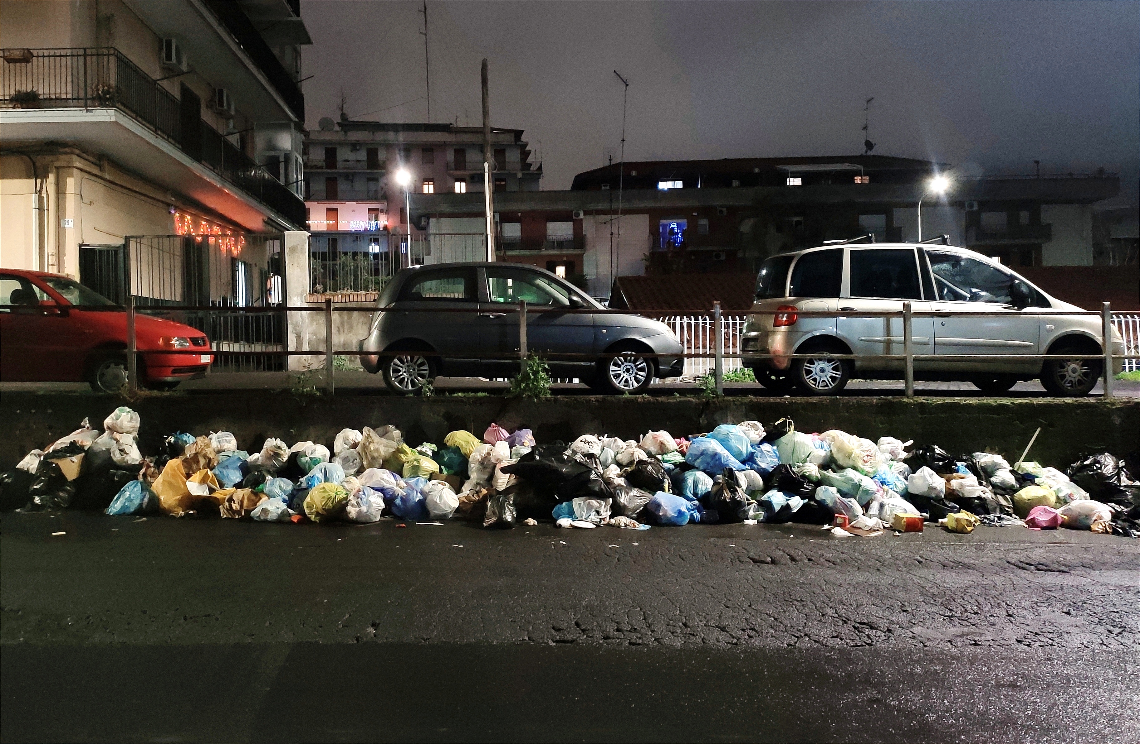 Catania, raccolta “Porta a porta”, ancora caos a Canalicchio