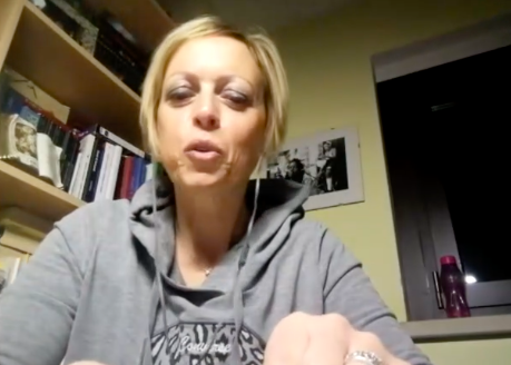 Professoressa No vax Roberta Salimbeni rifiuta anche tamponi, “A casa da 3 mesi”
