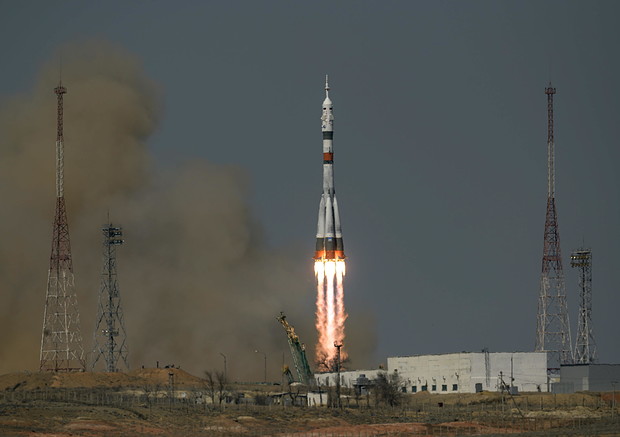 Spazio, lanciato Soyuz con due satelliti europei