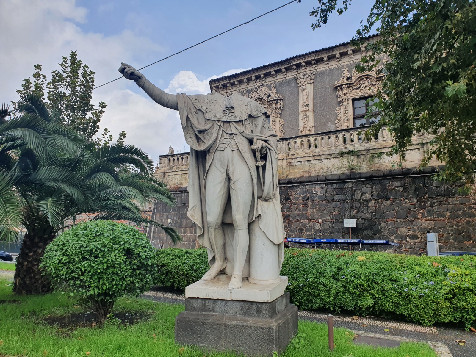 Quanto è brutta Catania… Viaggio nel degrado della città etnea – FOTO