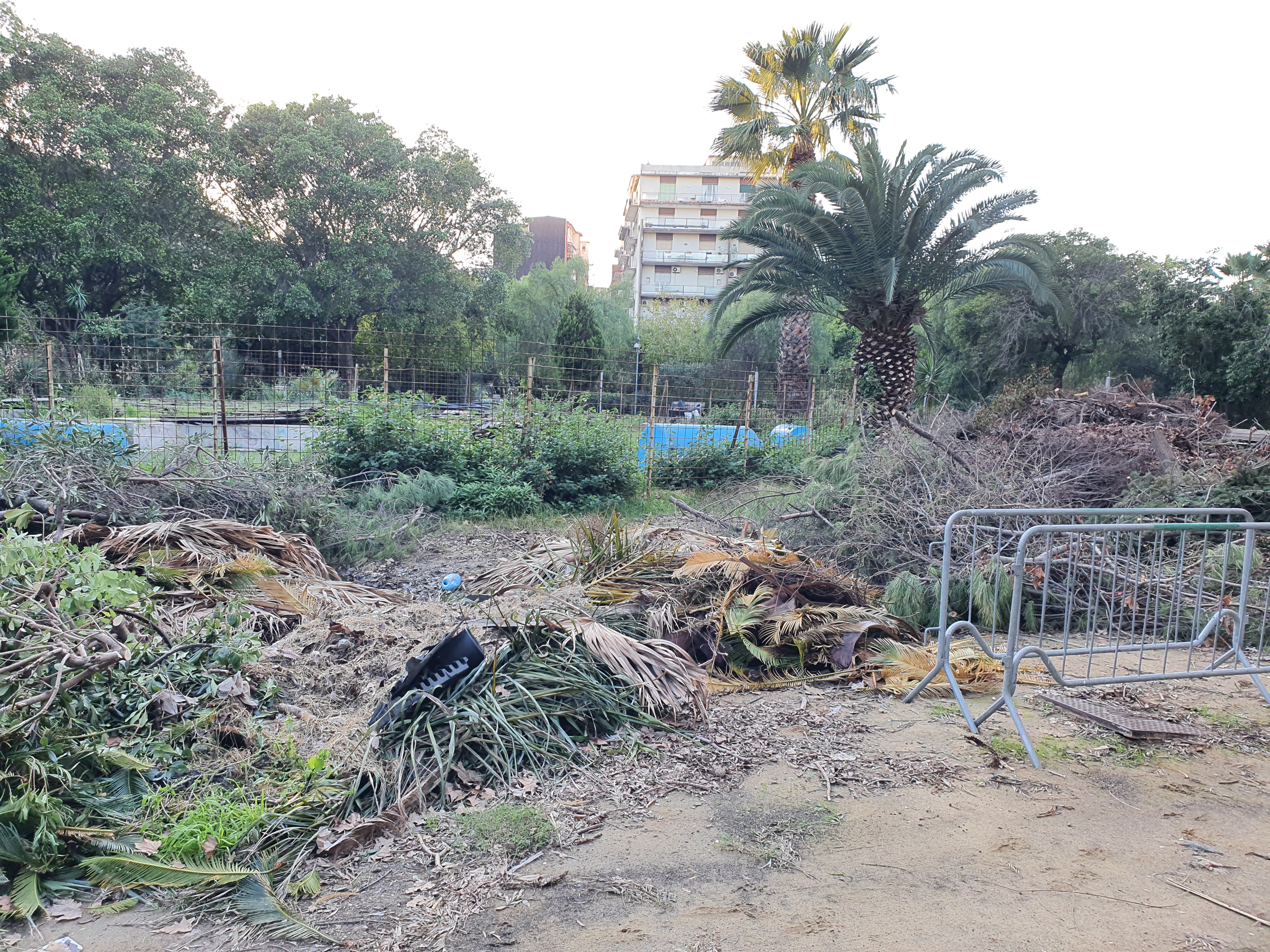 Villa Bellini di Catania nel degrado, un Giardino da incubo