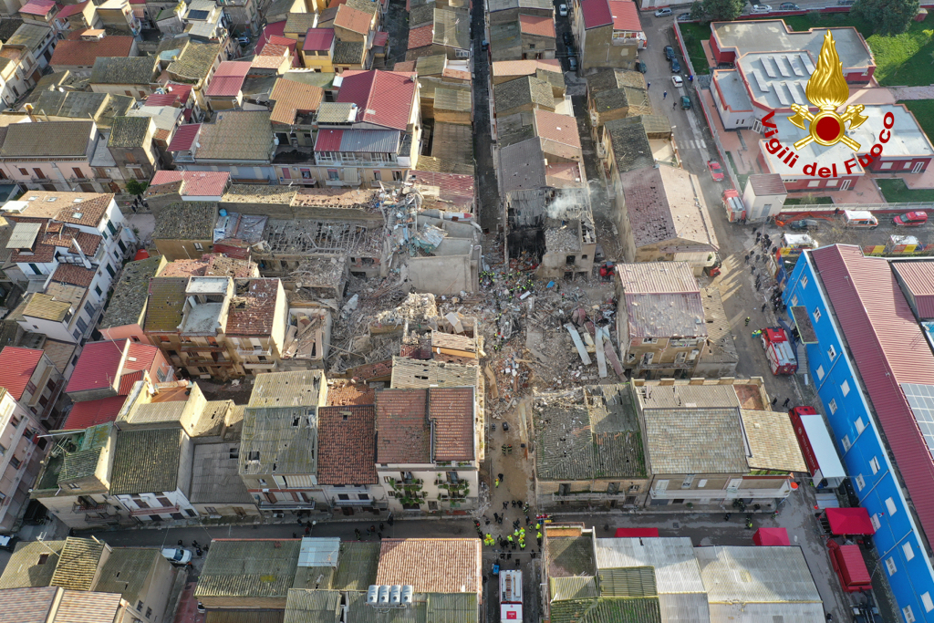 Ravanusa, si bonifica la zona dell’esplosione