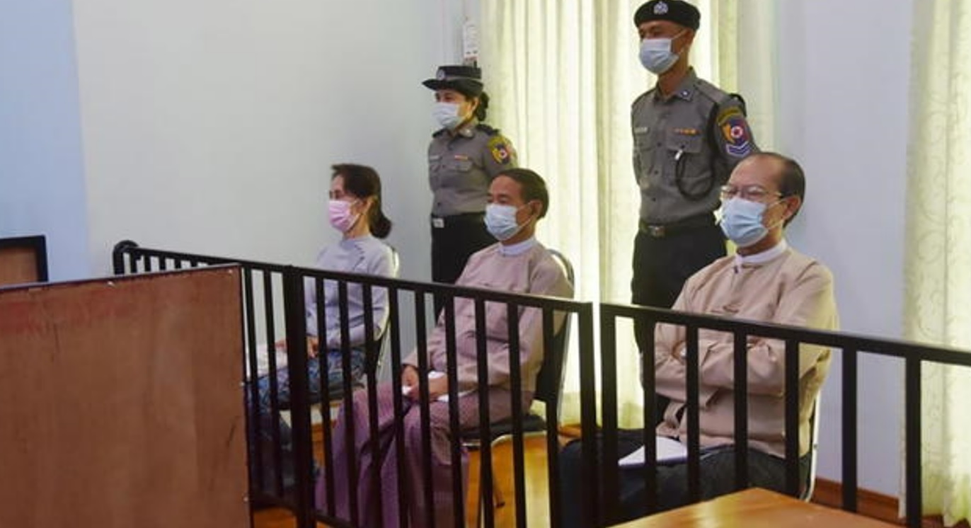 Birmania, Aung San Suu Kyi condannata a quattro anni di carcere