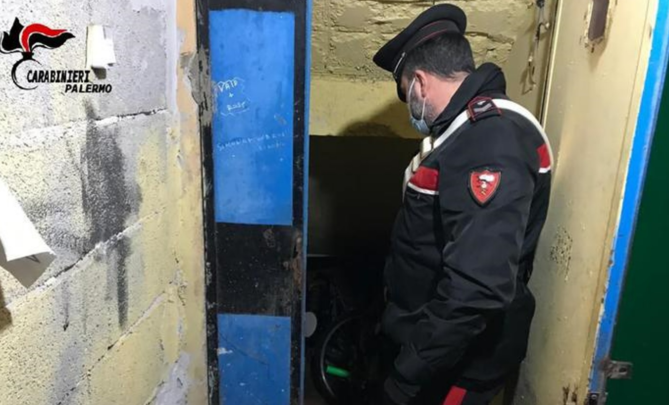 Palermo, scoperto deposito droga allo Zen 2, arrestati 4 pusher
