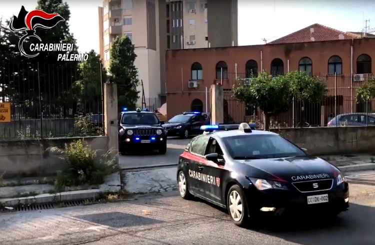 Partinico, officina senza concessione, denunce e multe