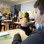 Covid, ipotesi scuole aperte e screening straordinario per rientro