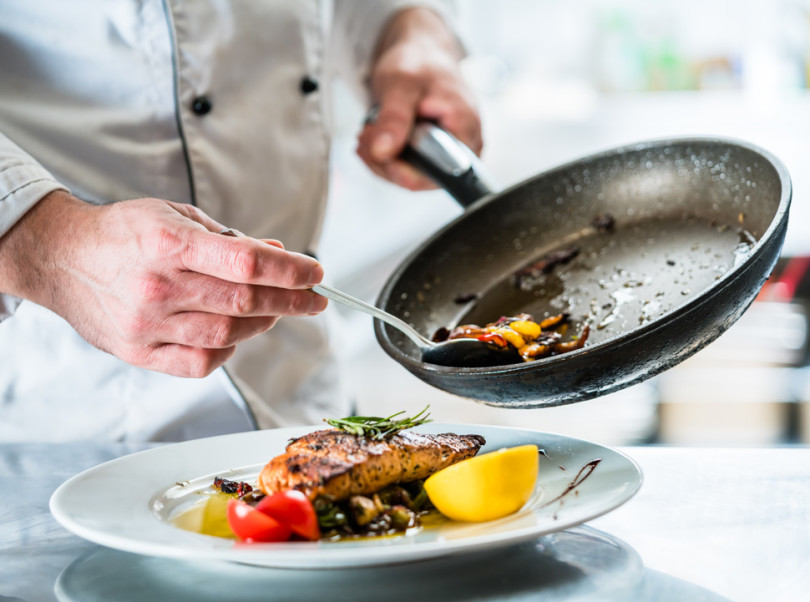 Cuochi etnei, per Capodanno molte disdette e banchetti ridotti del 40%