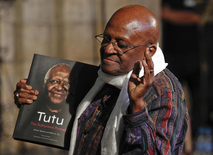 Sudafrica, morto l’arcivescovo Tutu, Nobel per la pace