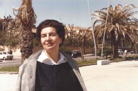 Insegnante morta per esposizione ad amianto a scuola, Ministero condannato a risarcimento