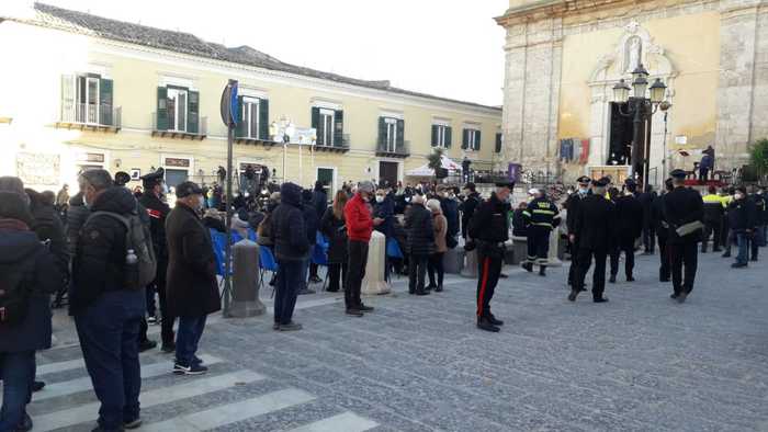Tragedia Ravanusa, la richiesta per i funerali: “10mila euro a vittima”