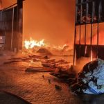 Incendio devasta 13mila metri quadri di un capannone nel Torinese