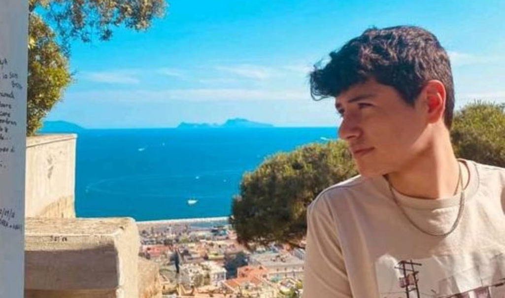 Si sente male dopo aver mangiato sushi, muore a quindici anni