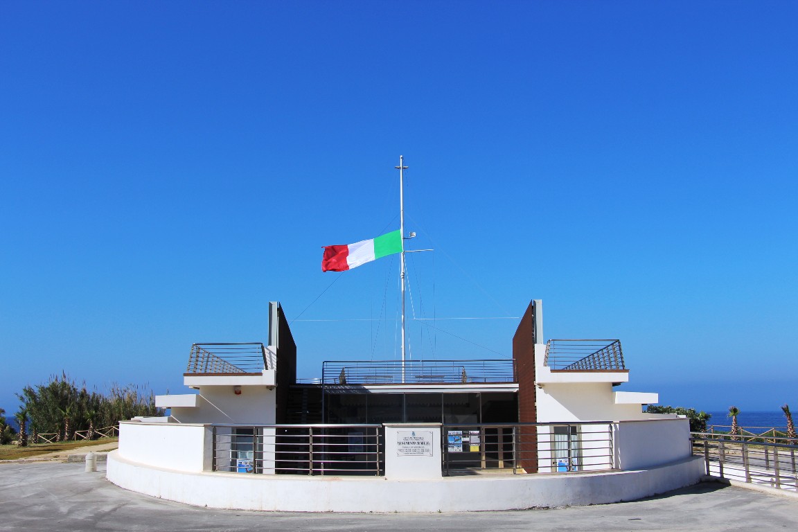 Monumento ai Mille di Marsala vandalizzato nella notte, il mistero dei documenti Monumento ai Mille di Marsala vandalizzato nella notte, il mistero dei documenti