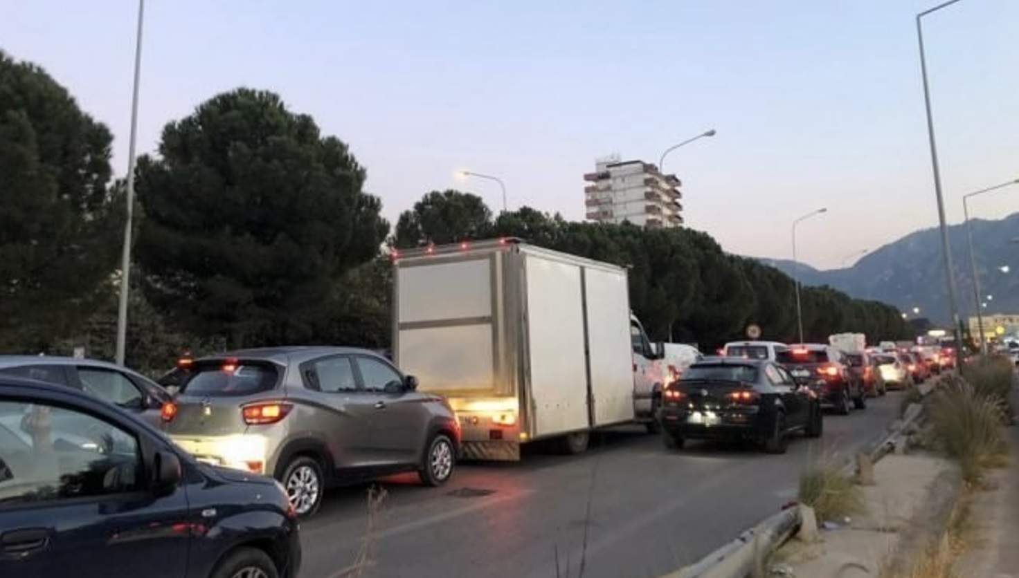 Palermo, mobilità urbana bocciata da due cittadini su tre, il sondaggio