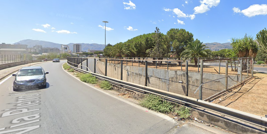 Palermo, Carabinieri salvano uomo in punto di lanciarsi da ponte via Belgio