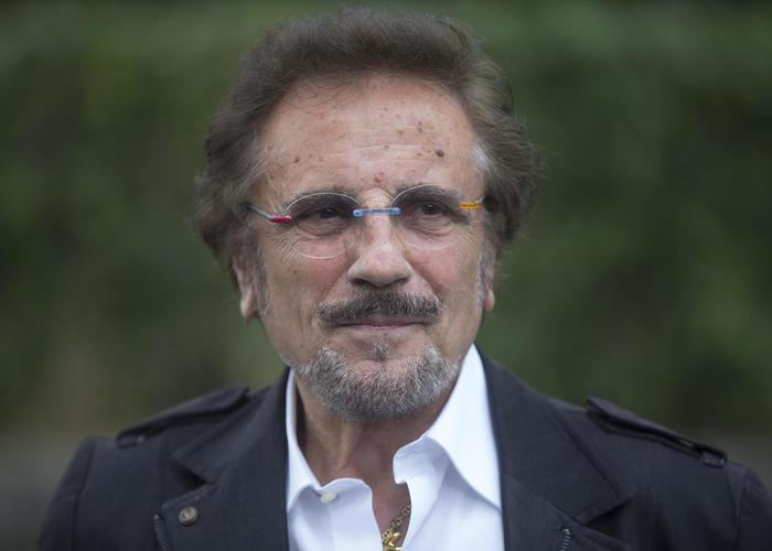 E’ morto a Toni Santagata, cantante e conduttore tv