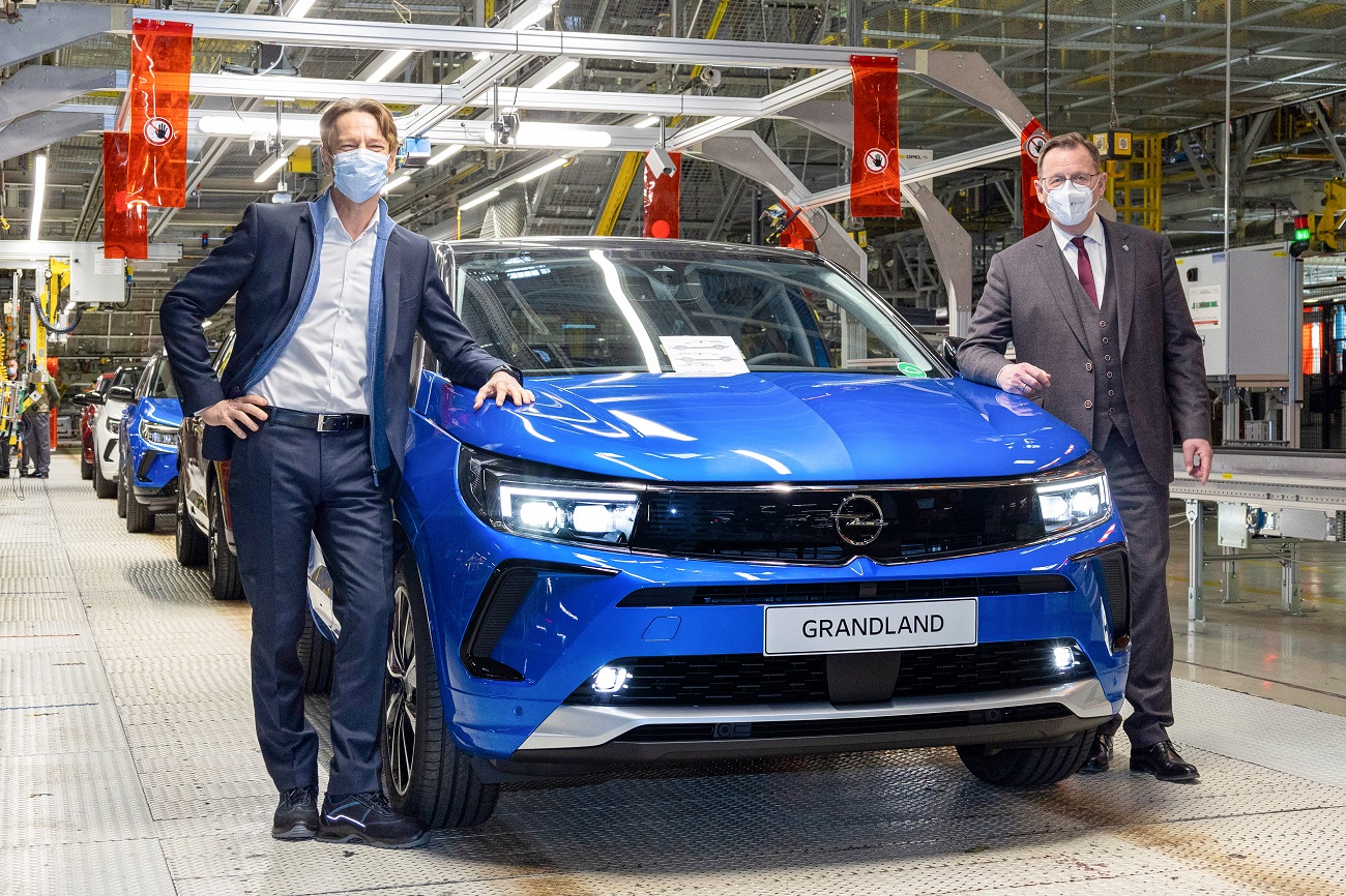 Opel: via alla produzione del nuovo Grandland